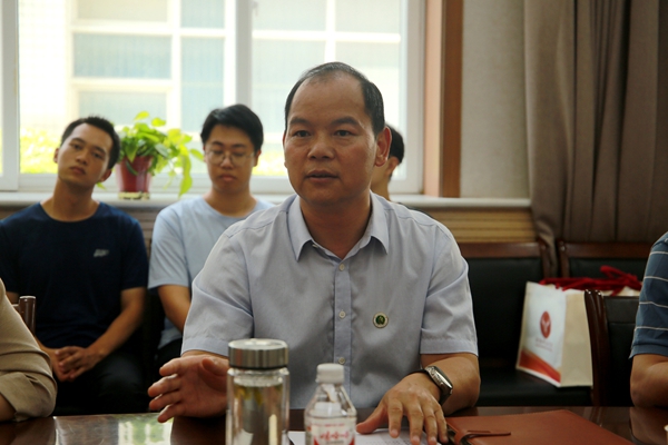 性吧
党委书记曹军会主持会议并作总结讲话.JPG