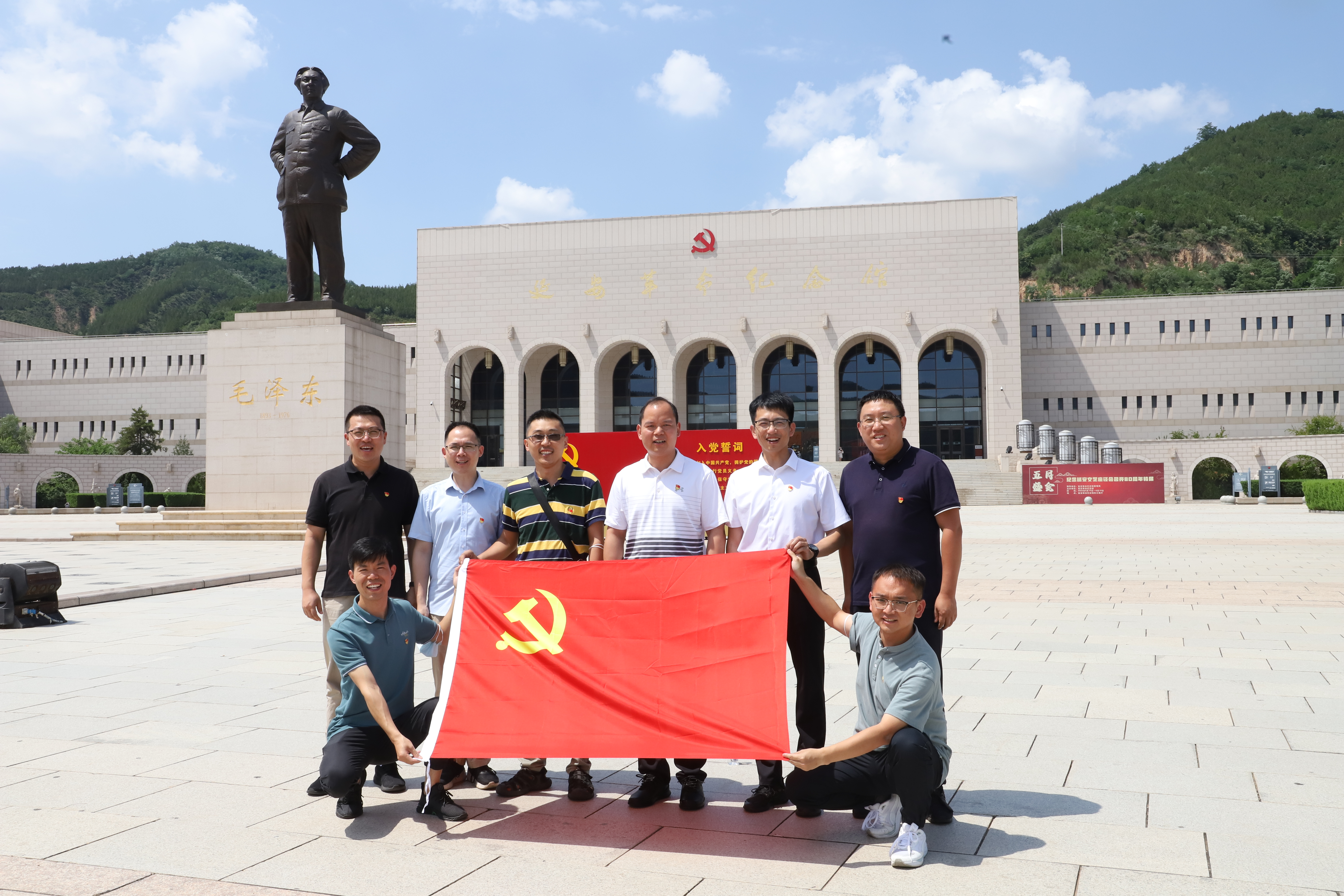 02a1025dcd544eef8e4cbf1168c62dbc.jpg