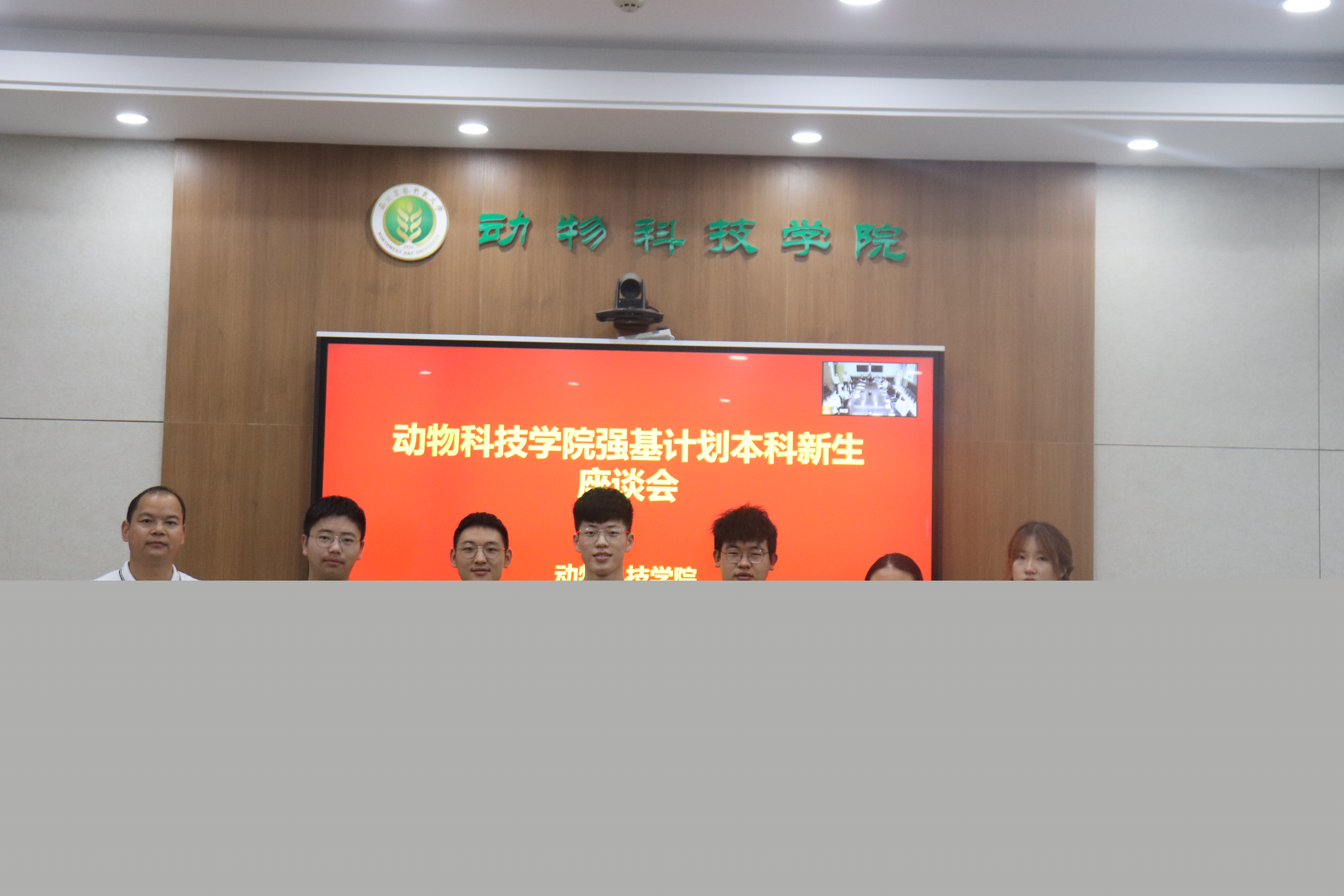 d1ef4d96cb384a1d8407cec73fe1cd10.jpg