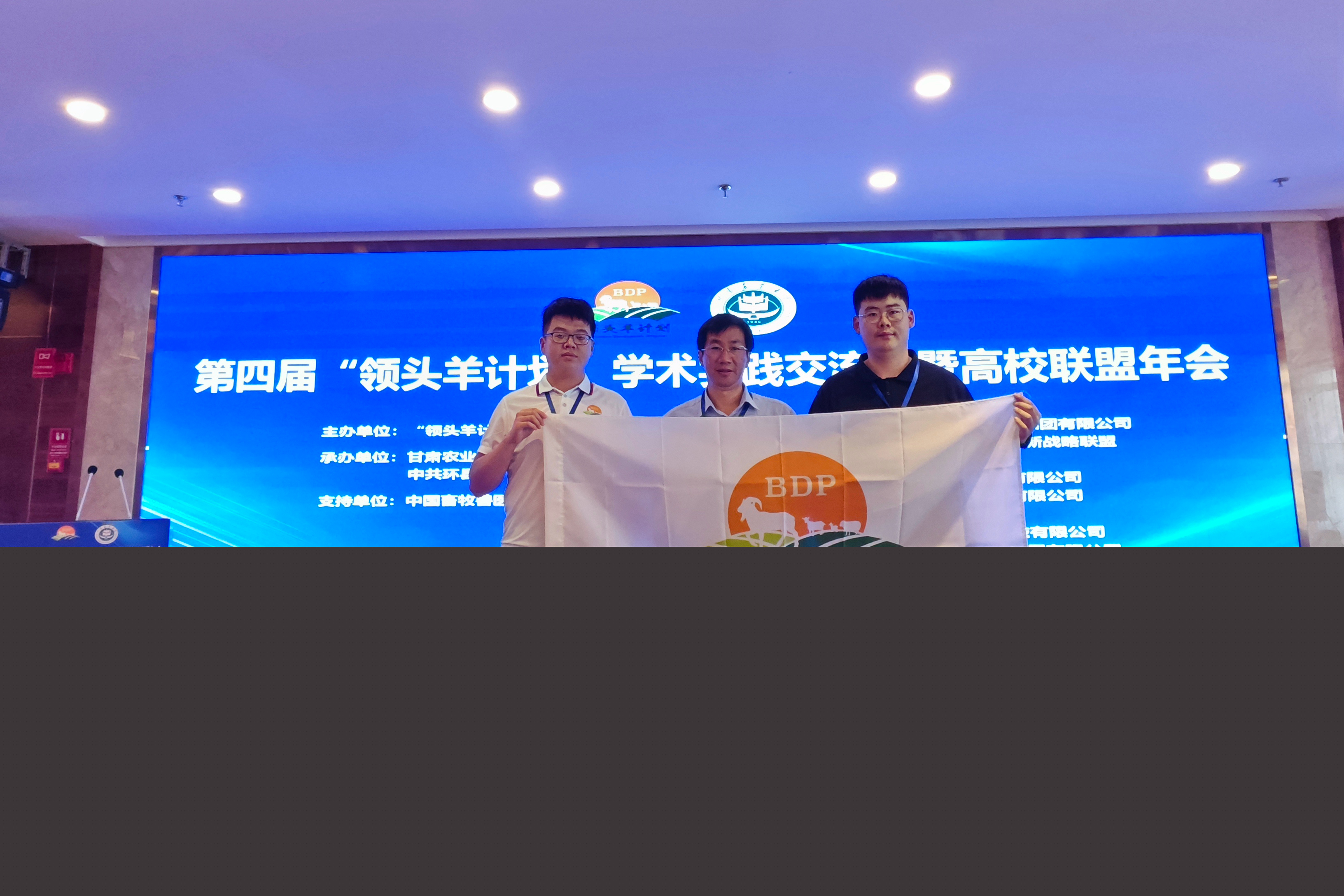 cae3cd5f31484cedb8a1ab42cd6038ac.jpg